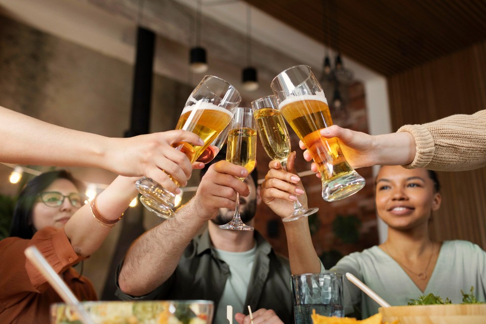 O que causa ressaca? Veja como evitar e tratar o mal-estar durante o Carnaval — Foto: Freepik