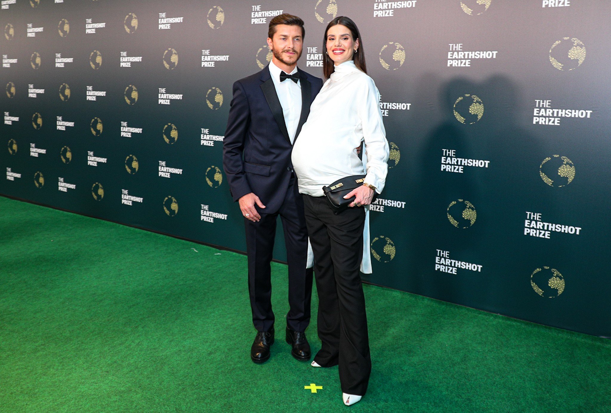 Camila Queiroz fala sobre expectativas para a maternidade: 'Estou gostando de viver cada fase'