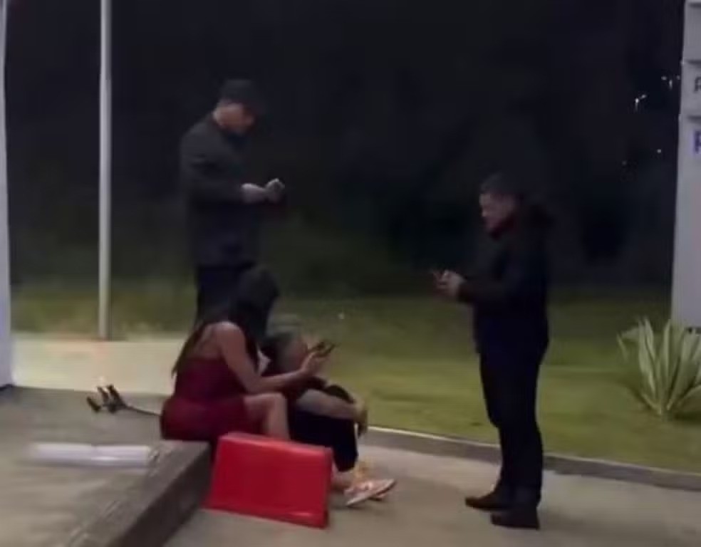 Gracyanne Barbosa tem carro levado em assalto no Rio de Janeiro