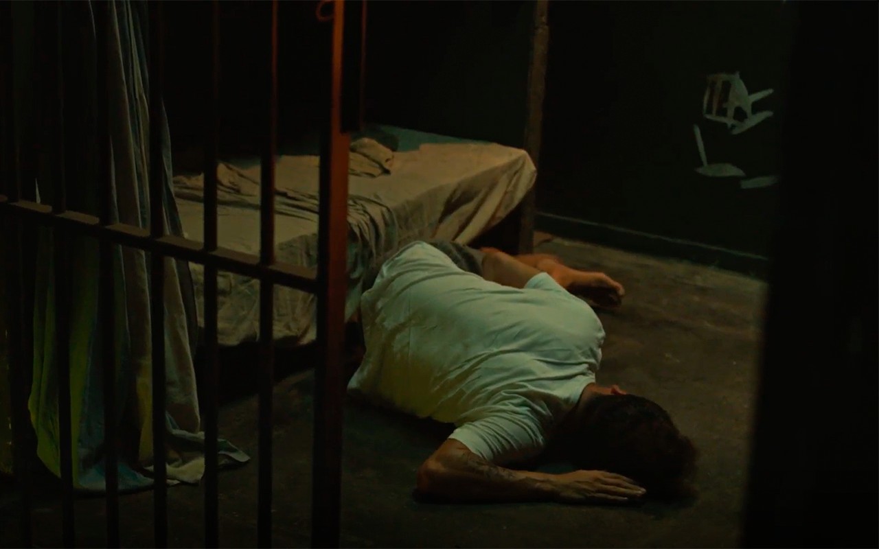 Dona de Mim: Ryan leva facada na cadeia, fica entre a vida e a morte e pede para ver o filho