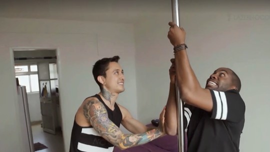 'Lazinho com Você': Lázaro Ramos faz sucesso no pole dance 
