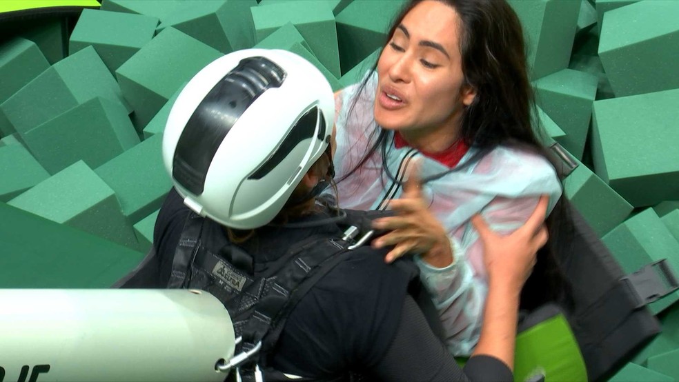Beatriz e Isabelle resistem até o final e é a última dupla a deixar a Prova do Líder do BBB 24 — Foto: Globo