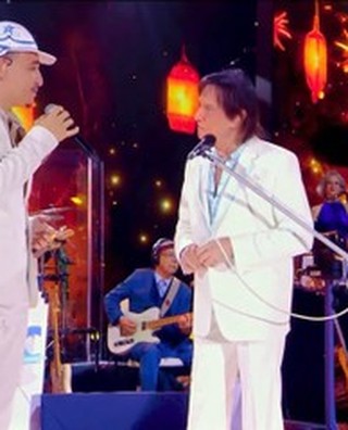 Roberto Carlos e Jo&atilde;o Gomes cantam 'Eu Tenho A Senha' em especial de fim de ano