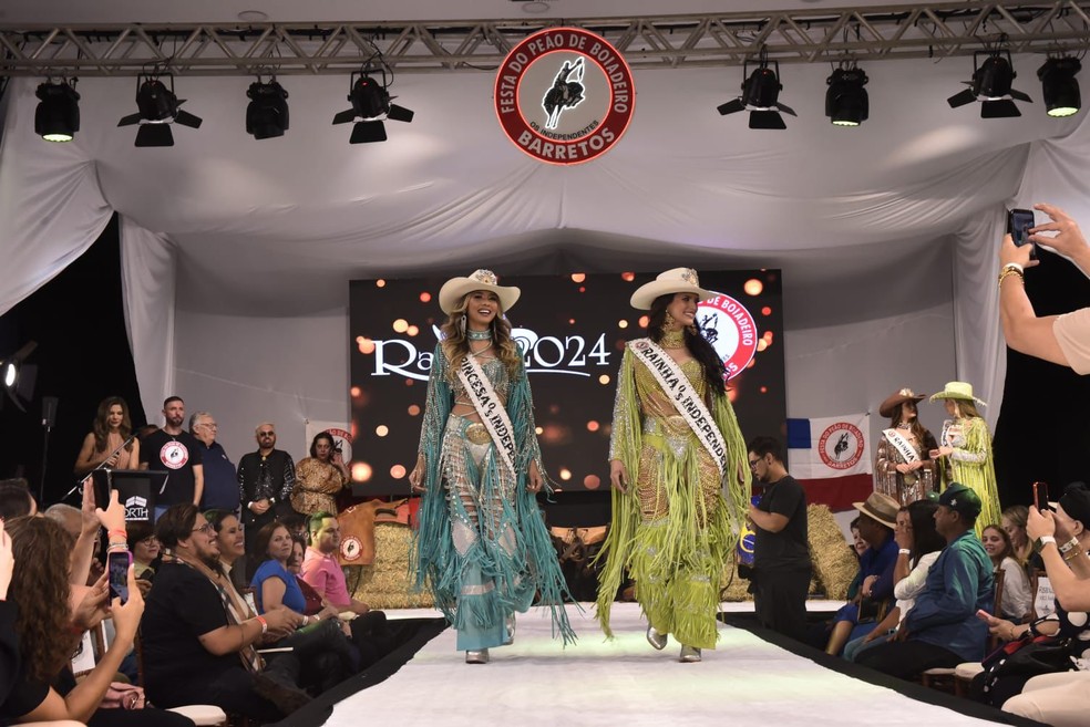 Ana Laura Coqueiro e Rebecca Almeida, respectivamente Princesa e Rainha da Festa do Peão de Barretos — Foto: Divulgação/Marcio Farias