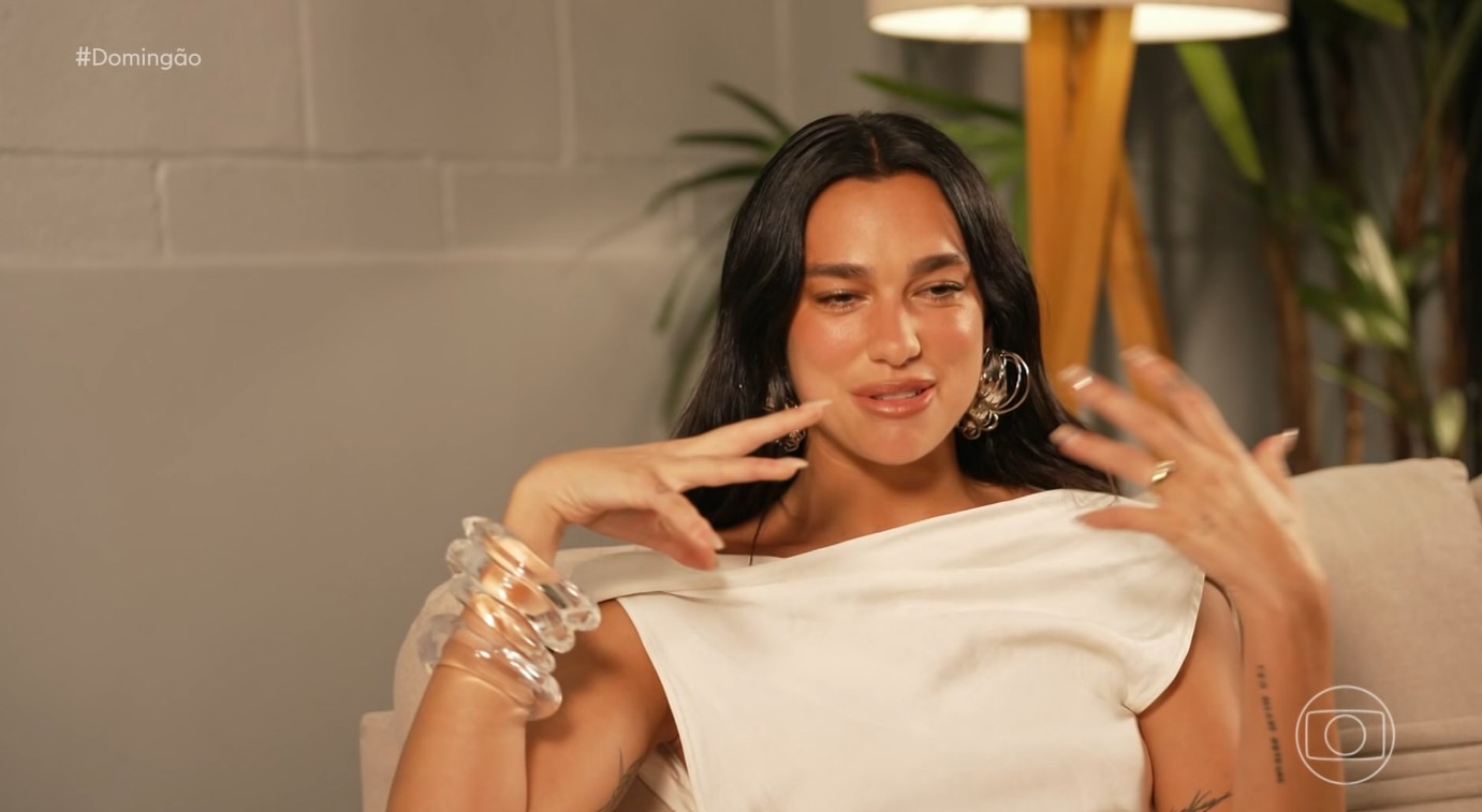 Dua Lipa comenta passagem pelo Brasil e elogia brasileiros: 'O que mais amei foi a paixão'