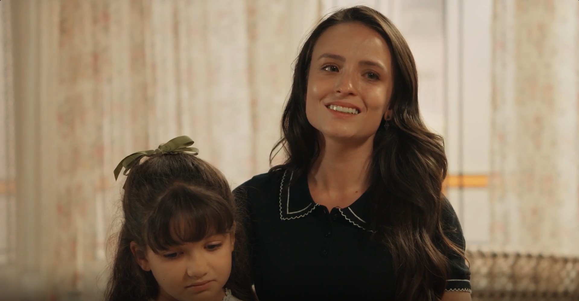 Êta Mundo Melhor!: Estela faz discurso emocionado no velório de Miriam