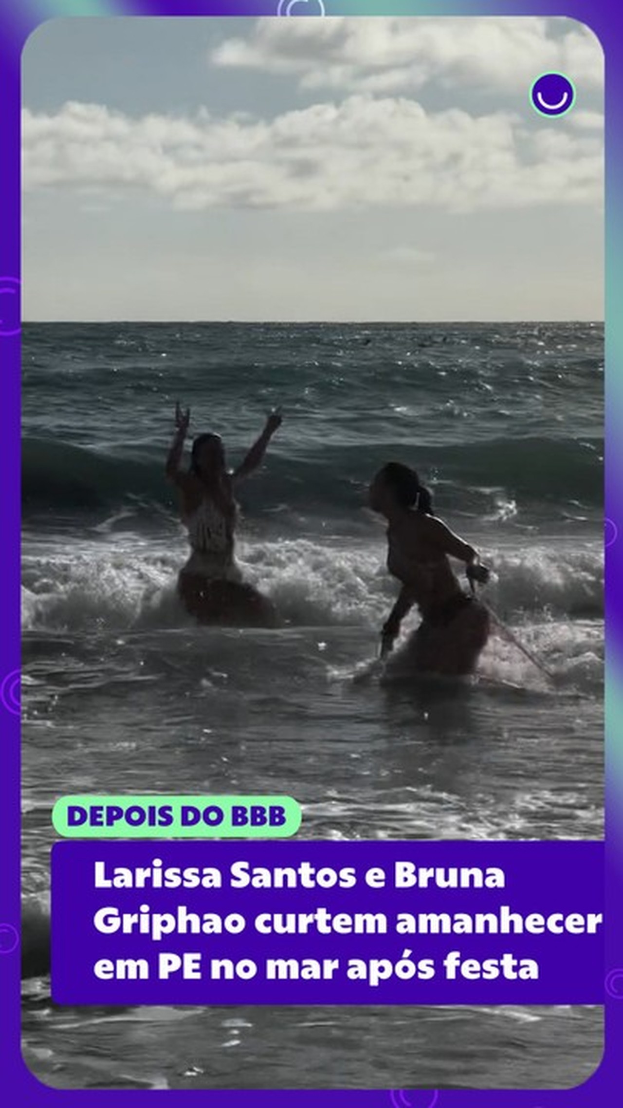 Bruna Griphao e Larissa Santos curtem banho de mar ao amanhecer após show de Anitta