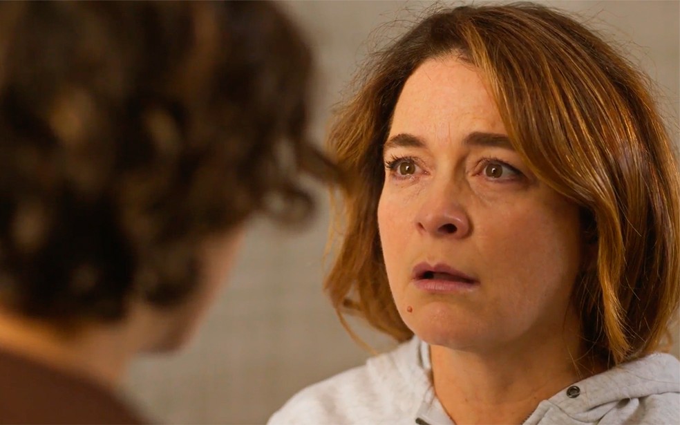 Nina consegue tirar Filipa da clínica psiquiátrica em Dona de Mim — Foto: Globo