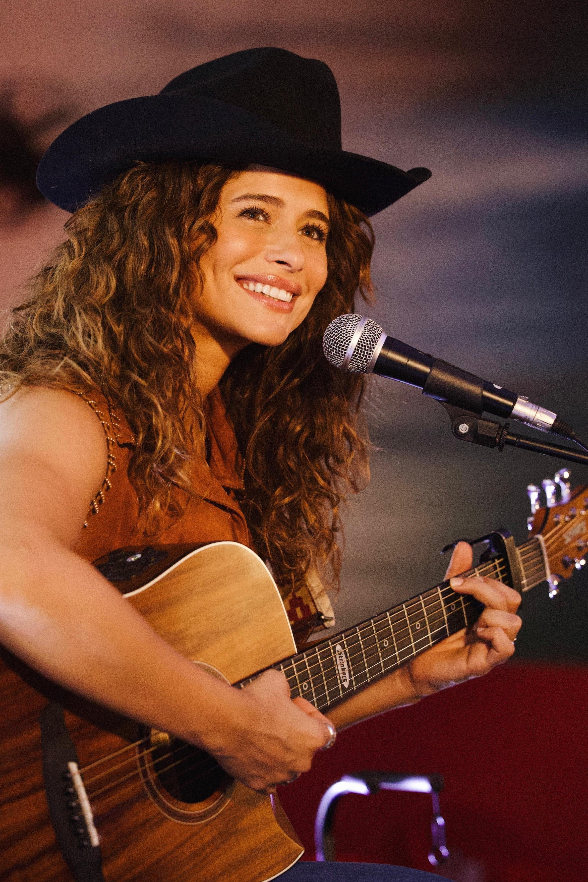 Coração Acelerado: entenda o triângulo amoroso entre Naiane, João Raul e Agrado