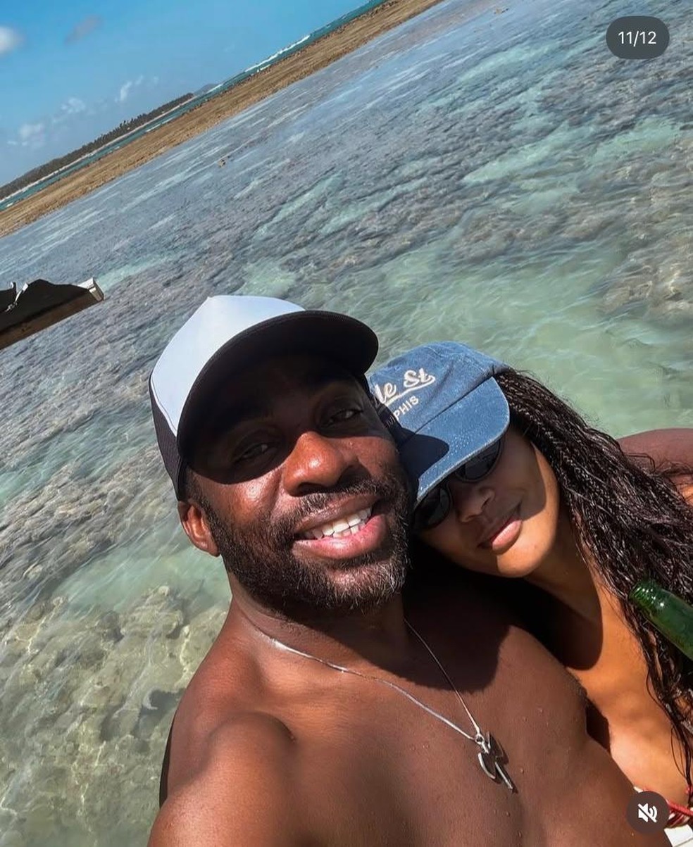 Taís Araujo e Lázaro Ramos curtem férias em cenário paradisíaco — Foto: Reprodução/Instagram