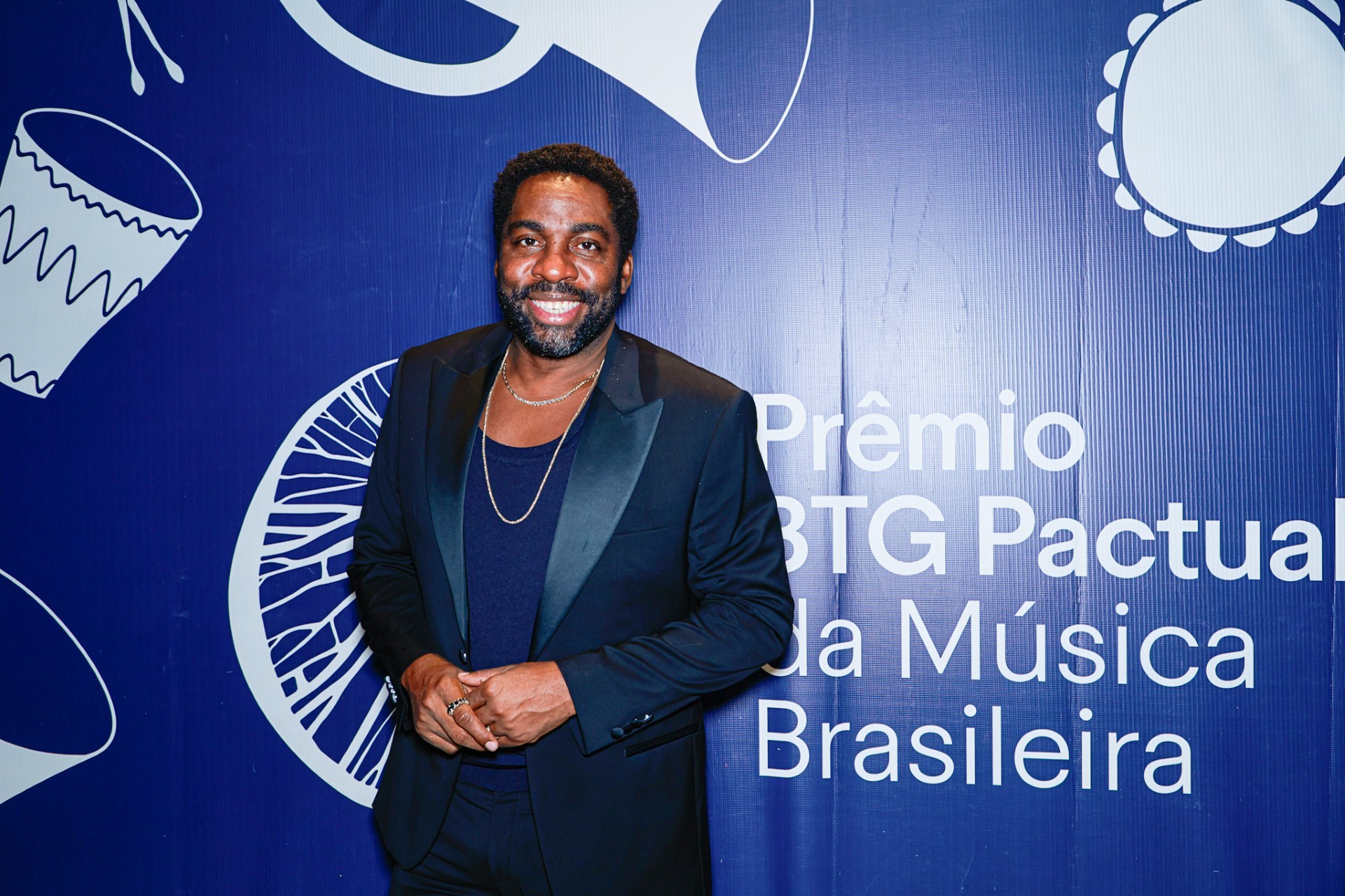 Lázaro Ramos, Lucy Alves e mais famosos marcam presença em premiação em São Paulo