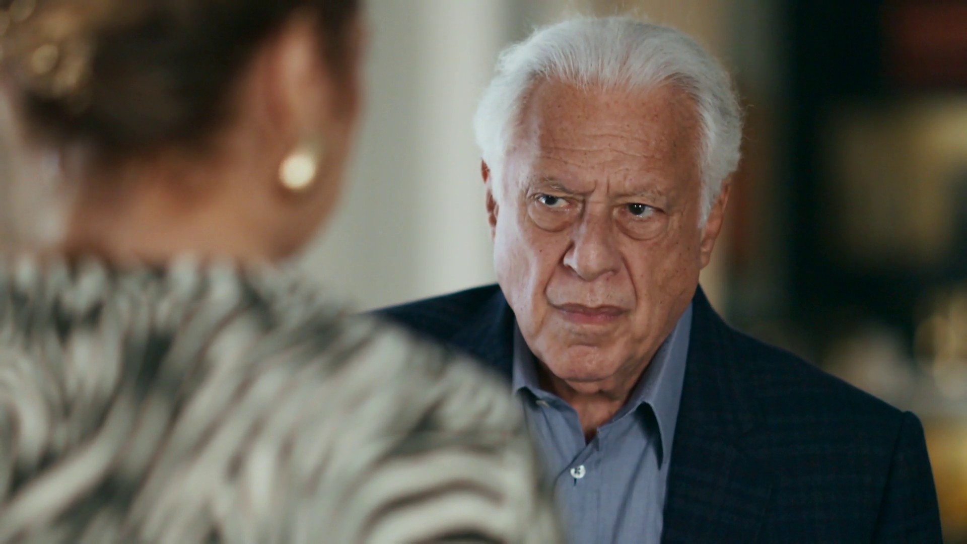 Barraco entre Pilar e Arthur termina em ameaça em Quem Ama Cuida