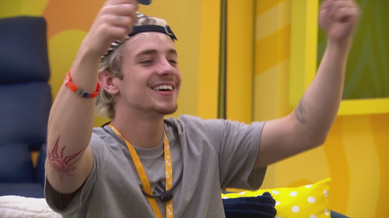 Juliano Floss ativa o Toque de Despertar no BBB 26: 'Acorda, Jordana'