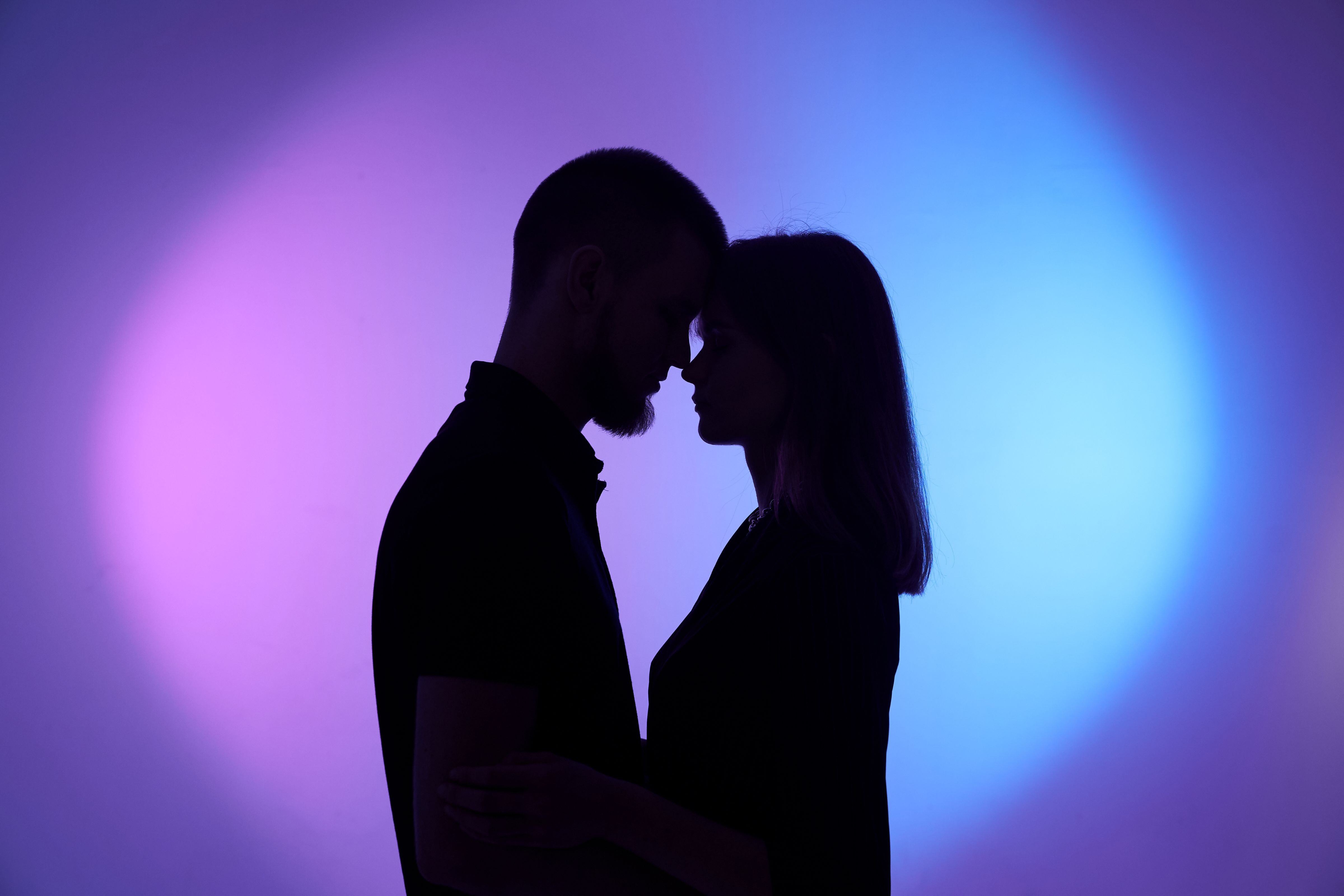 A semana de 19 a 25 de abril promete: surpresas no amor, dinheiro e a grande virada de Urano