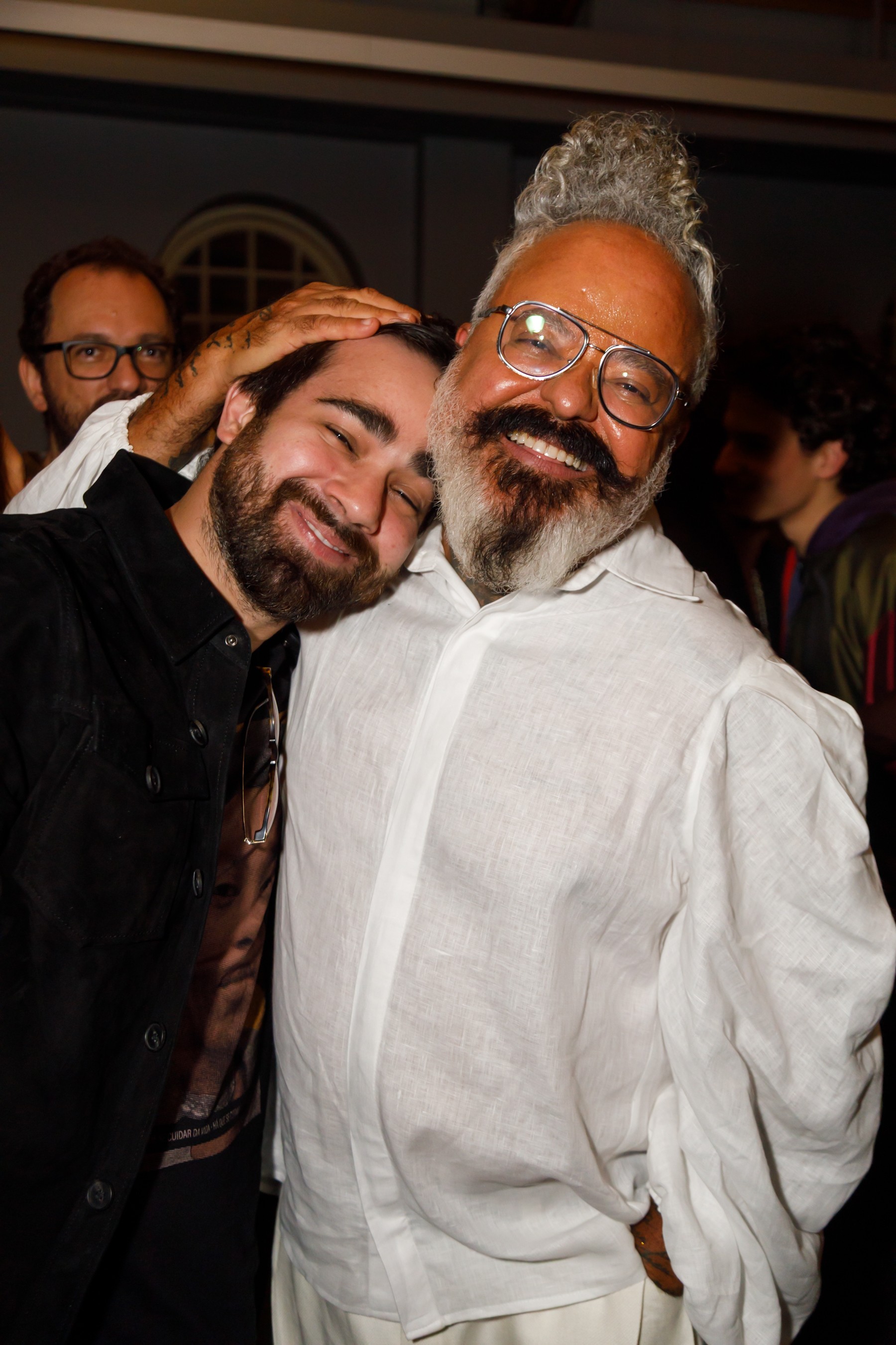 SPFW N60: filho de Milton Nascimento prestigia de desfile de Ronaldo Fraga em homenagem ao pai