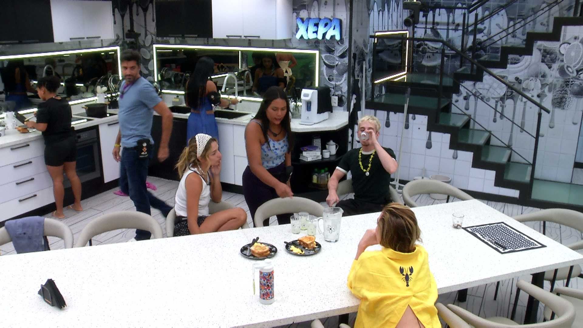 Ana Paula Renault e Alberto Cowboy trocam xingamentos no BBB 26, e Veterana provoca: 'Vai pro Paredão comigo'