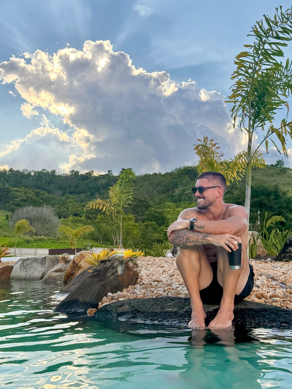 Arthur Picoli mostra resultado de praia artificial que construiu em seu sítio — Foto: reprodução/Instagram