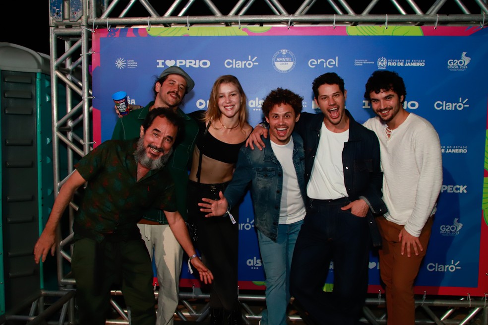 Elenco de No Rancho Fundo marcou presença no Festival de Inverno 2024 — Foto: Thiago Mattos / Brazil News