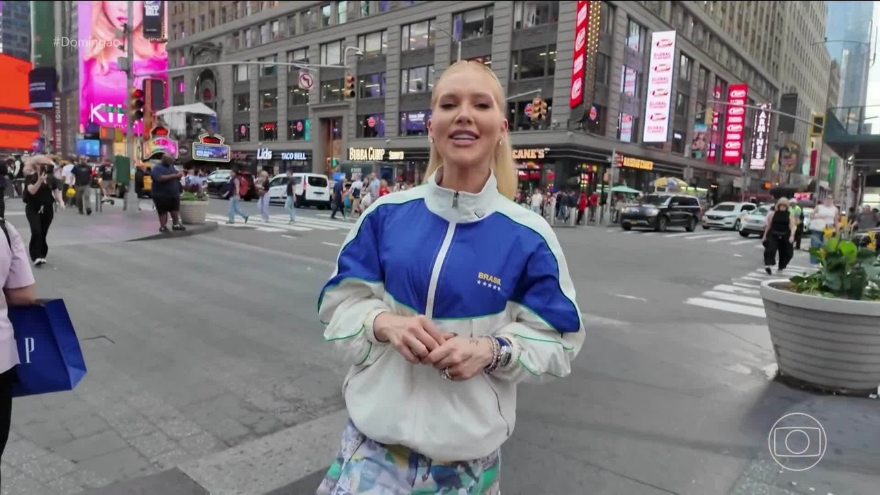 Virginia Fonseca anda de metrô em NY em Diário da Copa do Domingão com Huck