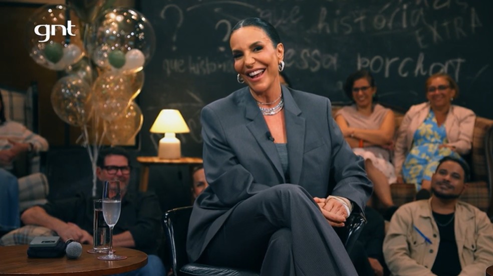 Ivete Sangalo se diverte com história de quando esqueceu nome da mãe de Lexa — Foto: gnt