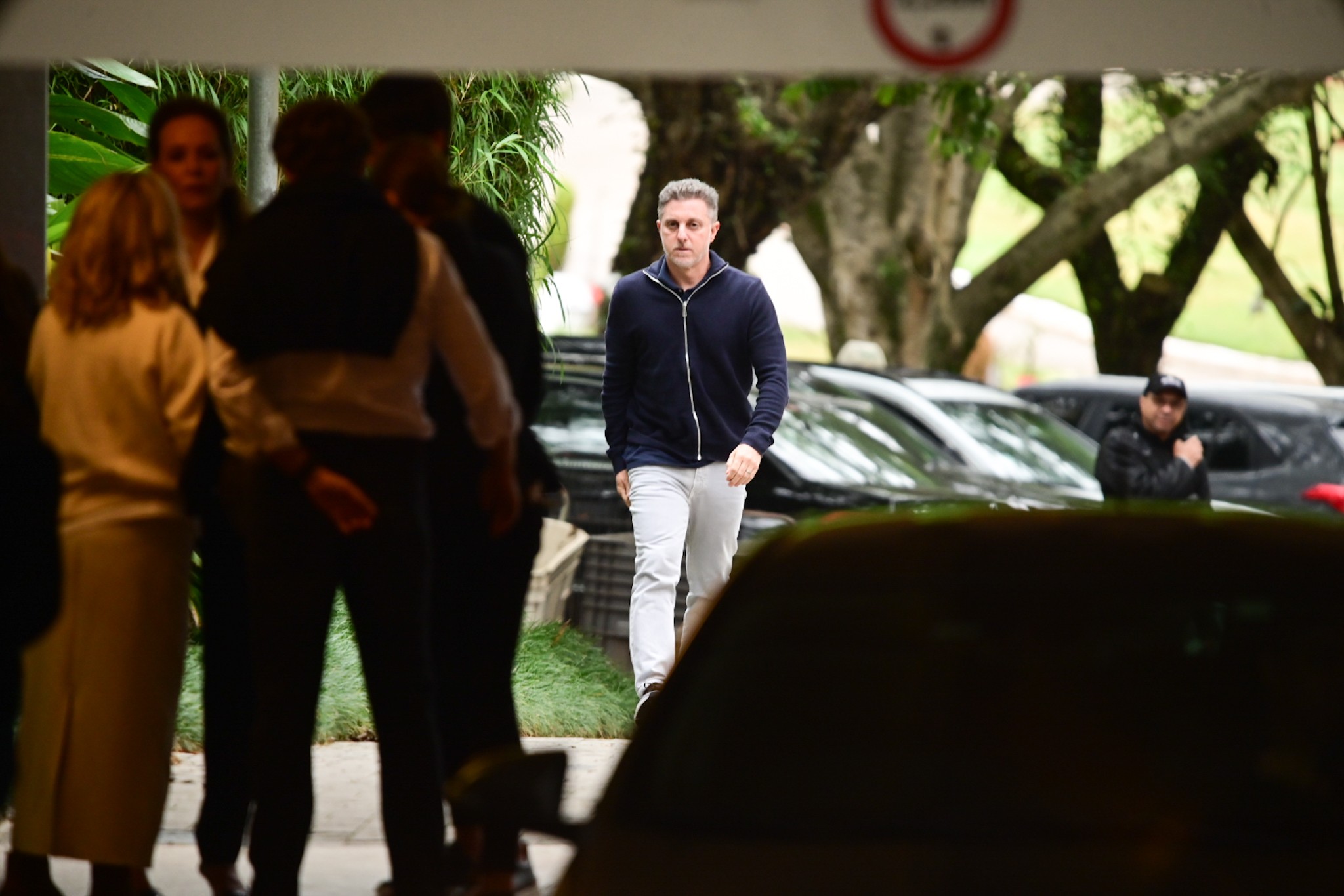 Famosos comparecem ao velório de Anne-Marie, filha da modelo Schynaider Moura