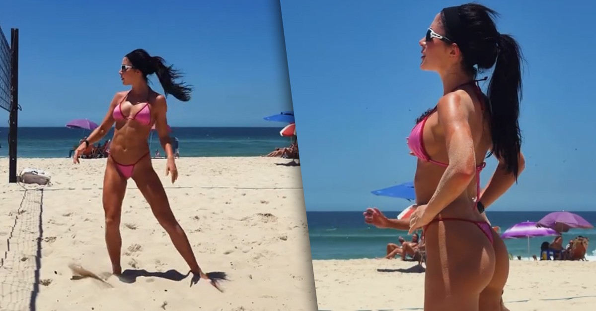 Jade Picon aproveita chegada do verão com tradicional futevôlei na praia do Rio