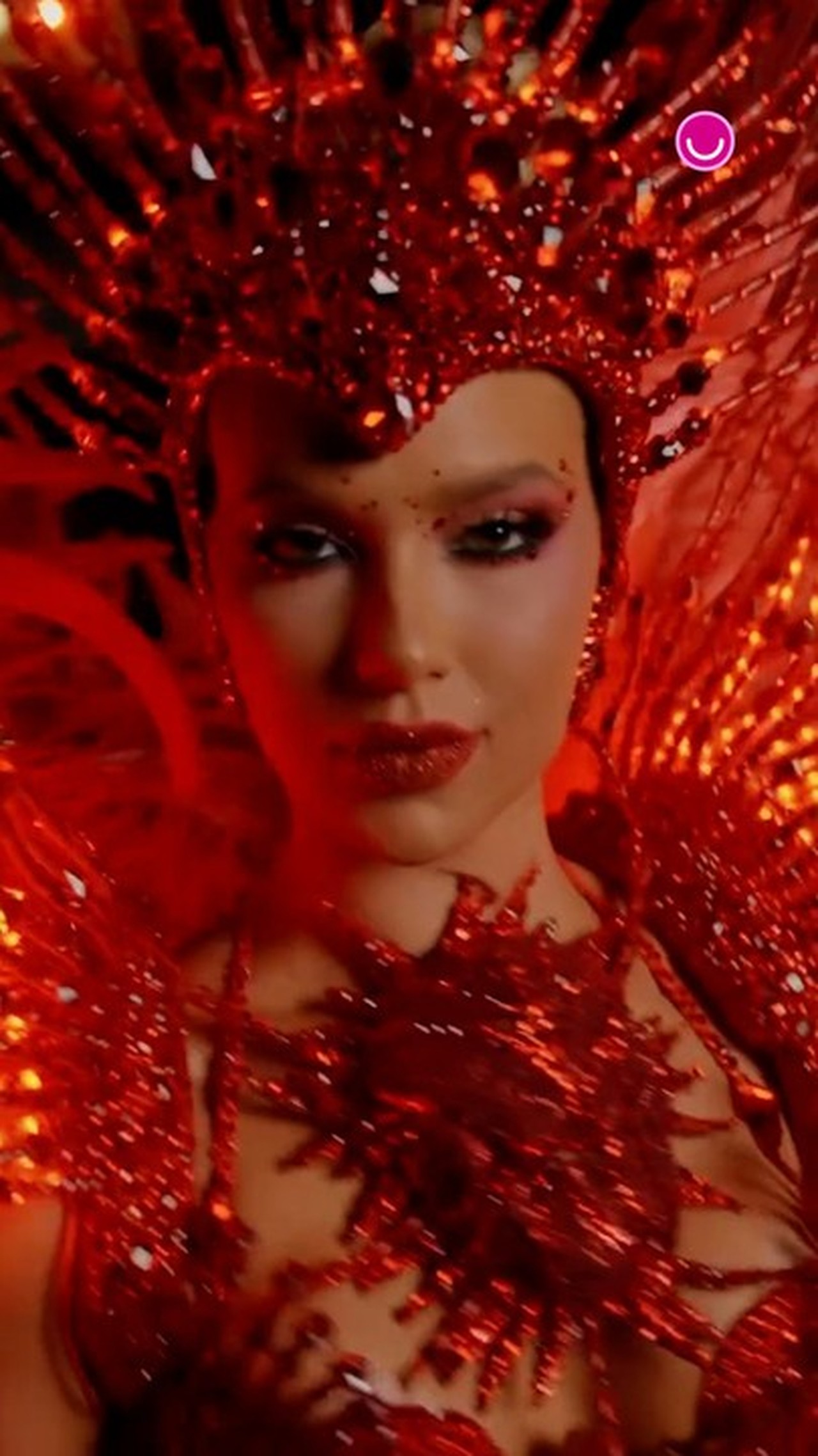 Virginia é aclamada por famosos ao mostrar look de rainha: 'Se um dia critiquei, me desculpe'