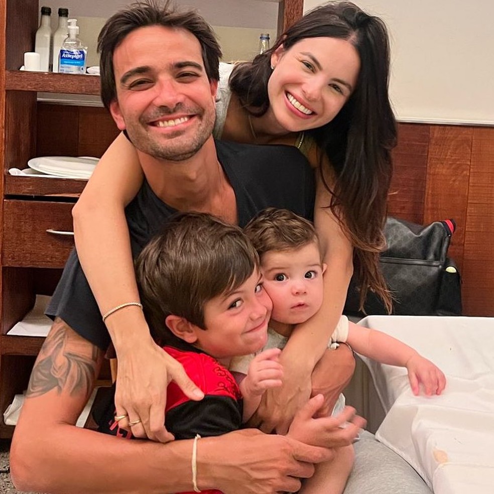 Sthefany Brito e família — Foto: Reprodução/Instagram