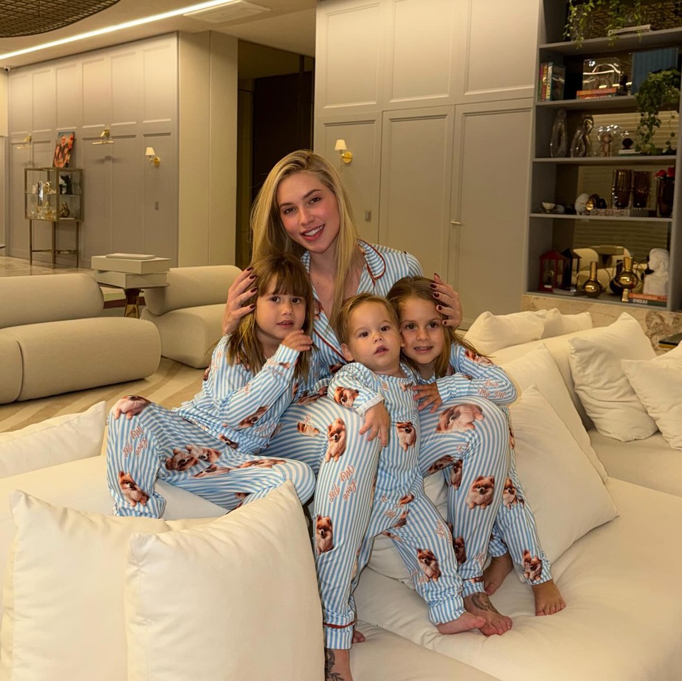 Virginia e filhos — Foto: Reprodução/Instagram