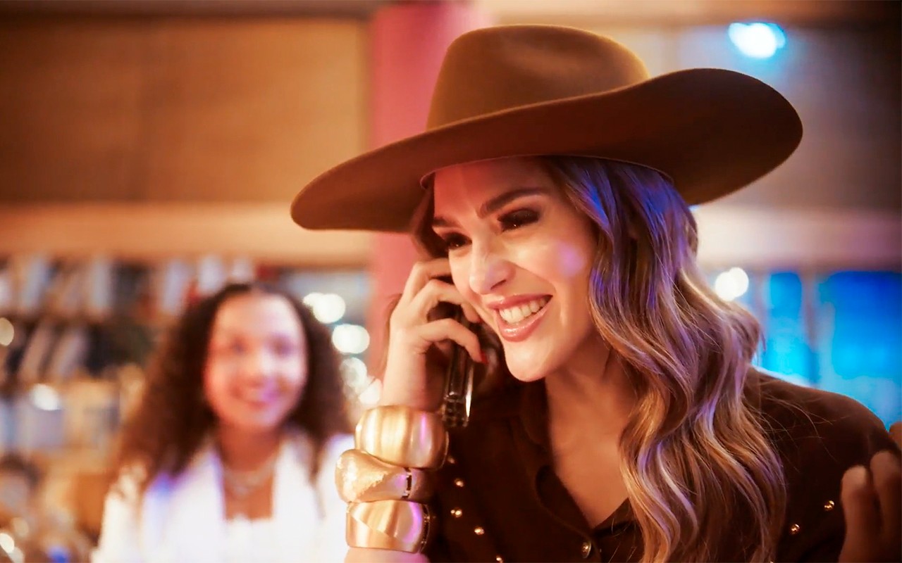 Coração Acelerado: Isabelle Drummond revela hit sertanejo que não sai de sua cabeça