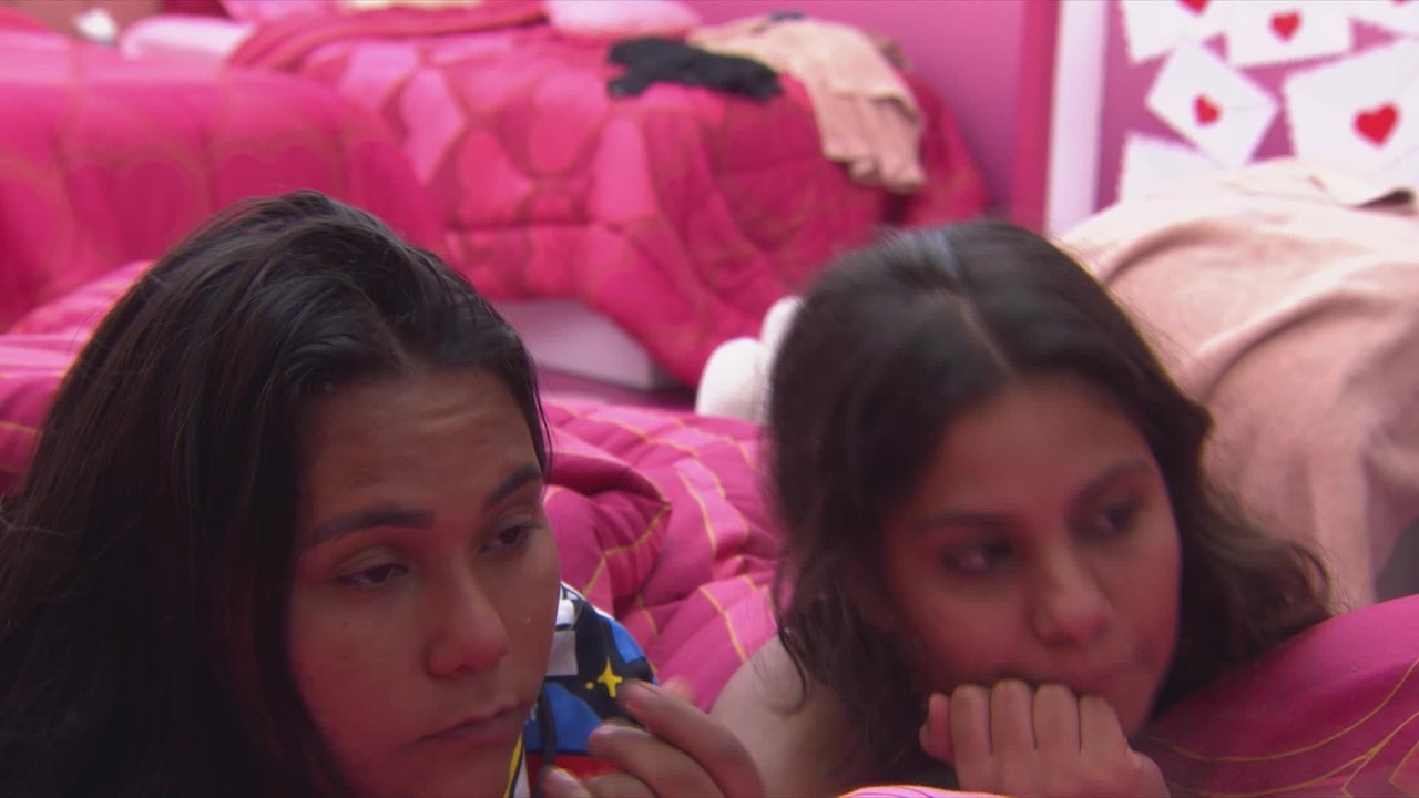 Chaiany lista desejos de tratamentos estéticos, e Gabriela diz: 'Ficar de peito durinho igual da Jordana'