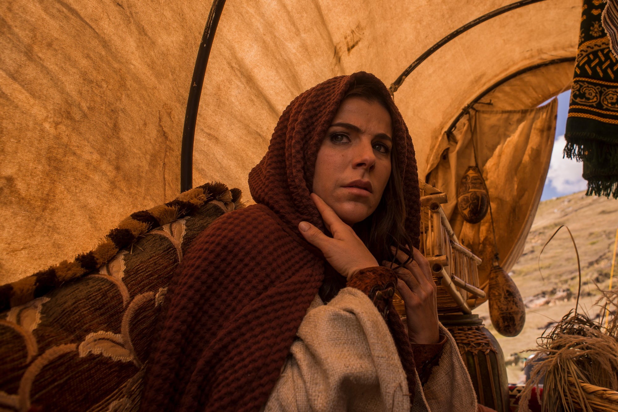 Maria Madalena ganha roupagem moderna em nova série bíblica que chegou ao Globoplay