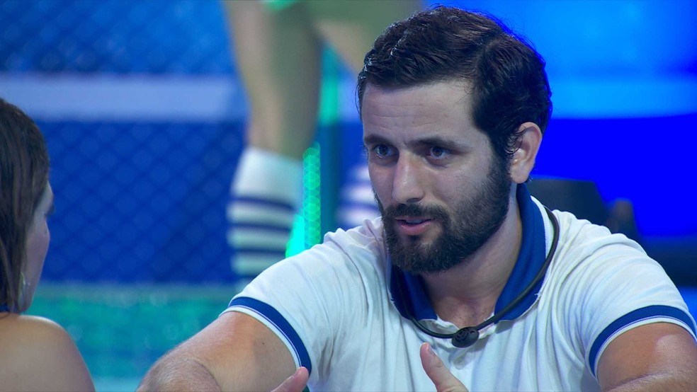 Matteus desabafa com Beatriz sobre situação com Davi: 'Eu não fiz nada demais' — Foto: Globo