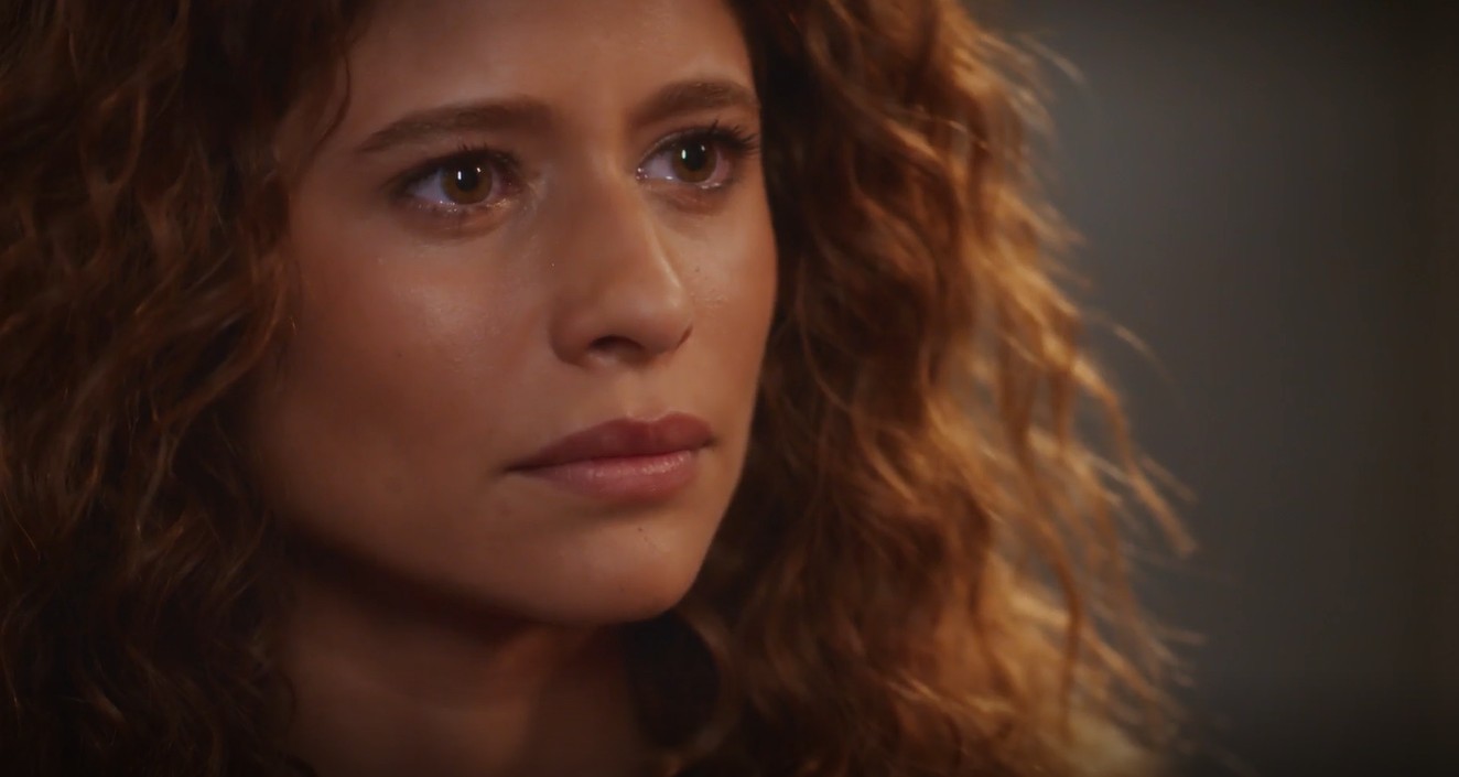 Coração Acelerado: Agrado fica desnorteada ao saber por Naiane que Janete matou seu pai