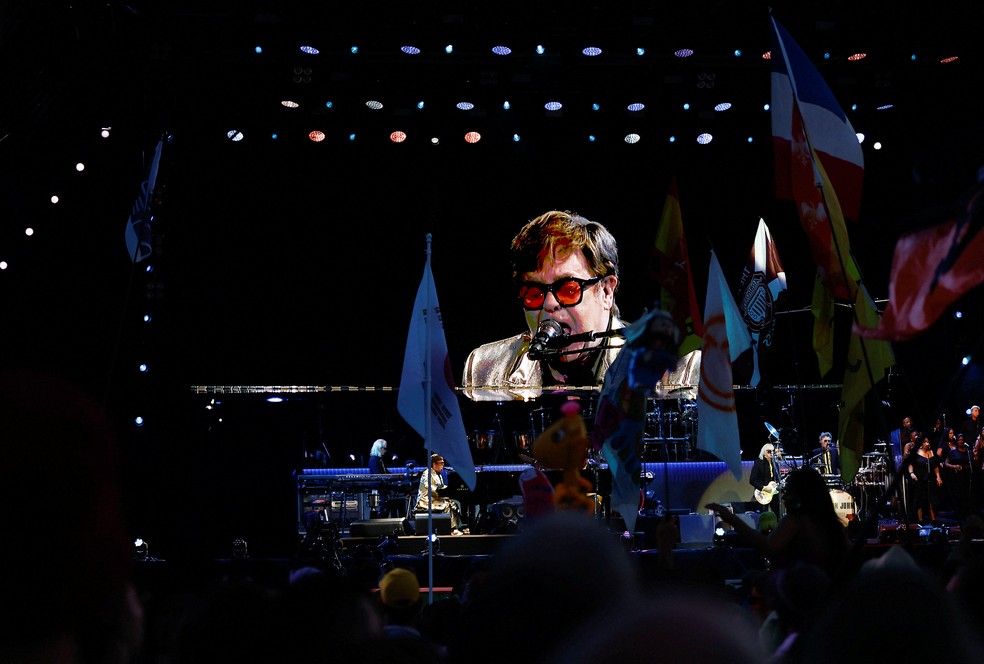Elton John faz último show no Reino Unido — Foto: Reuters
