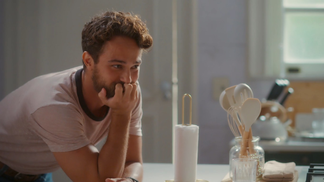 Em Coração Acelerado, Gael prepara surpresa para Naiane, mas dá de cara com João Raul