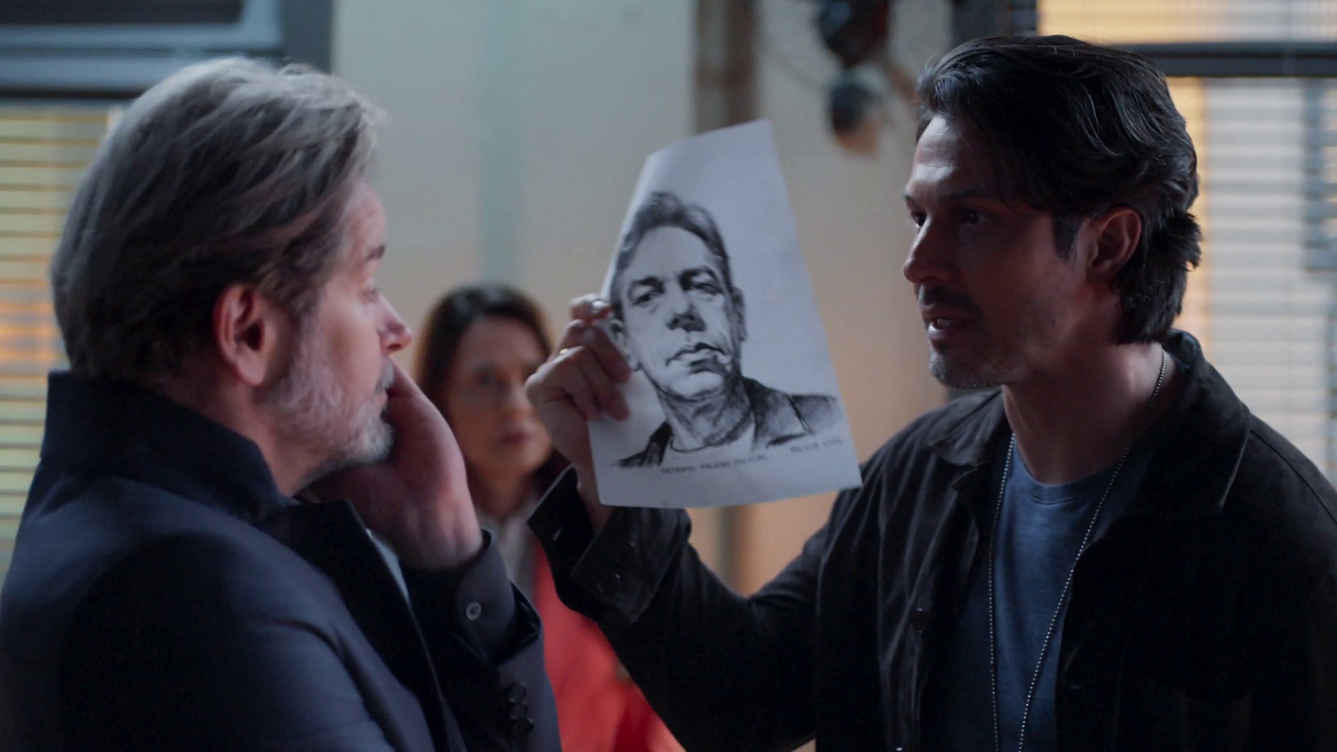 Em Três Graças, Paulinho encurrala Ferette e pergunta se foi ele que matou seu pai