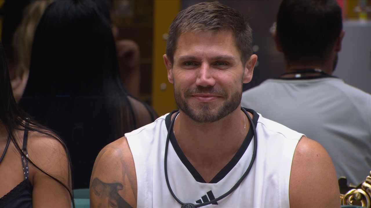Jonas Sulzbach brinca durante ação no BBB 26: 'Já ia chamar a Ana Paula para dar um beijo'
