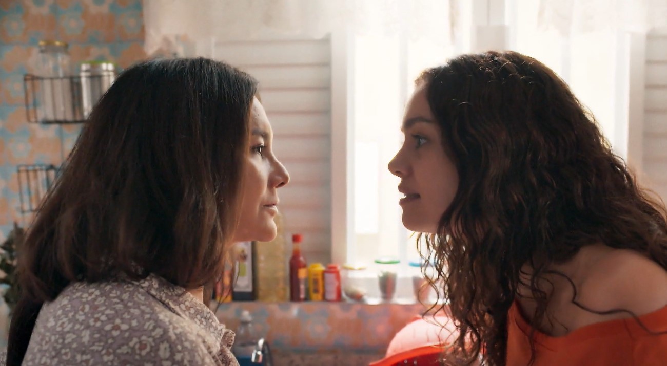 Três Graças: Lígia explica como Gerluce, papel de Sophie Charlotte, assumiu emprego na casa de Arminda, vilã de Grazi Massafera