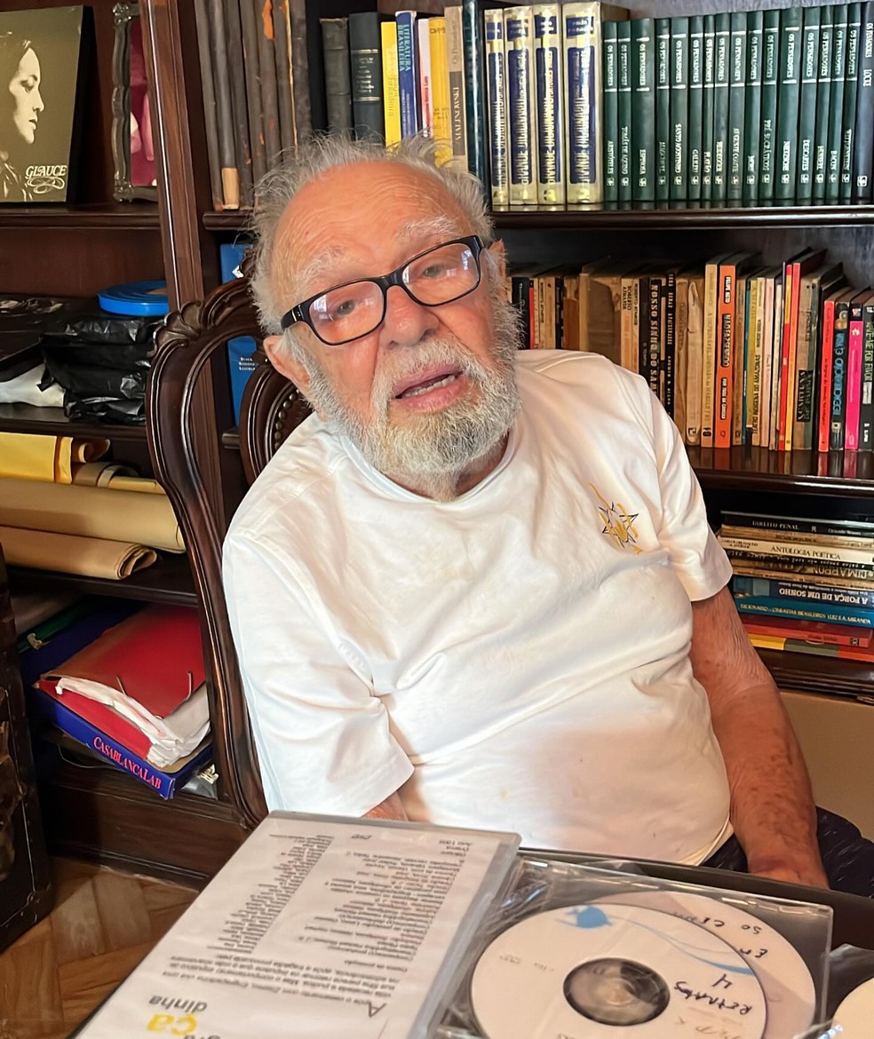 O ator Emiliano Queiroz — Foto: Reprodução / Instagram