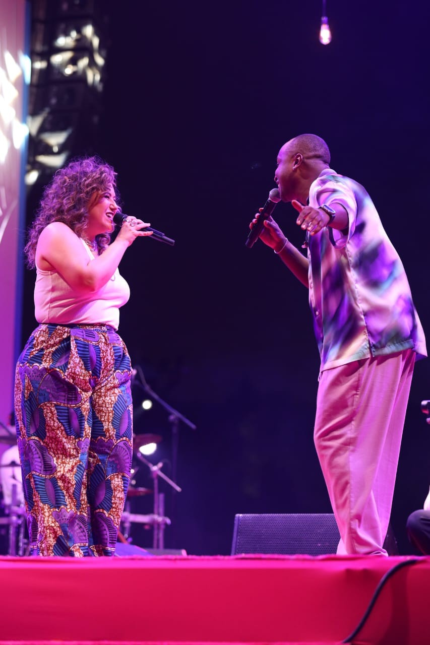 Maria Rita chora ao ser ovacionada em show de Thiaguinho | Gshow