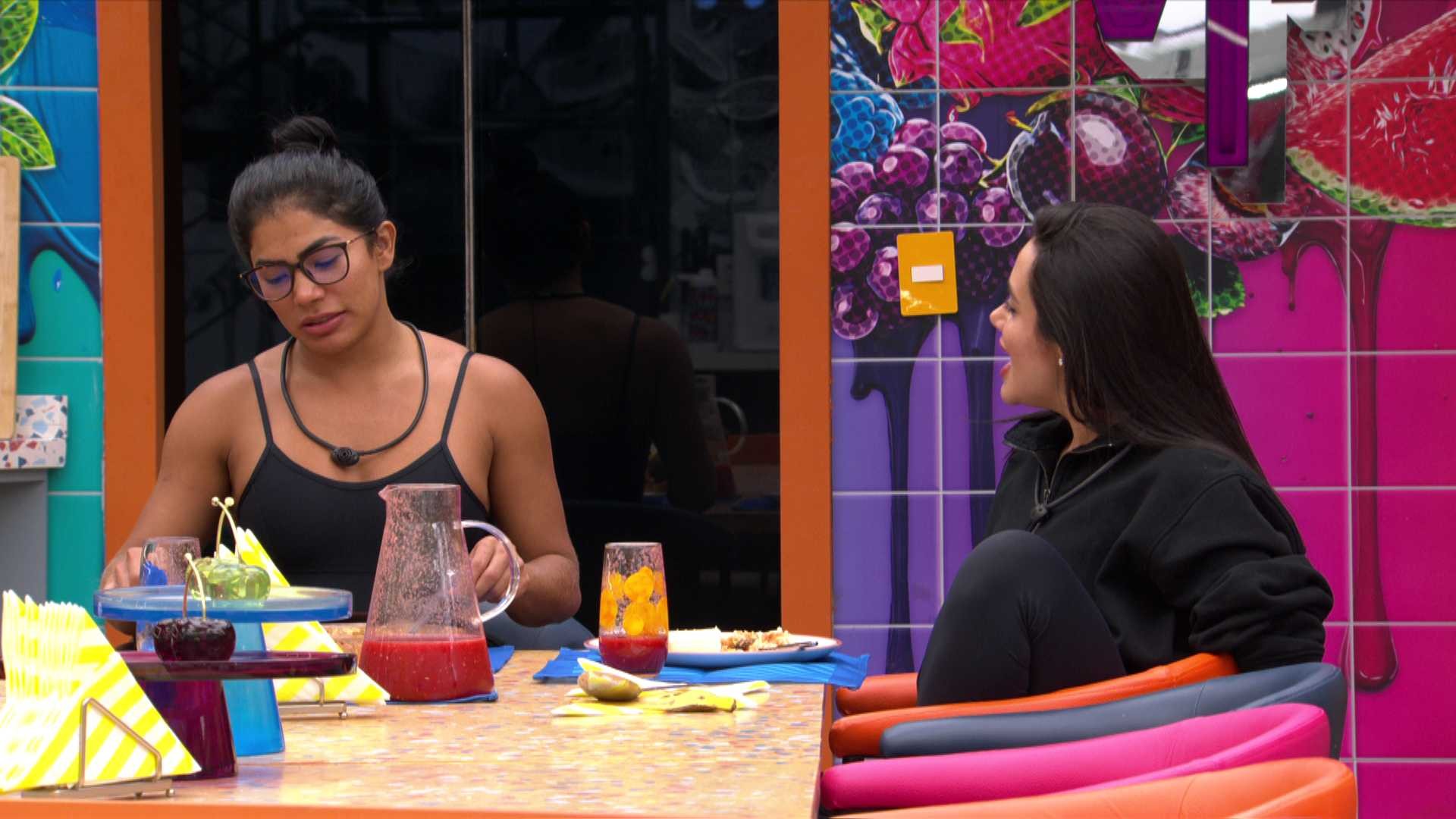 Marciele analisa amizade com sister no BBB 26, e Jordana define: 'Entre tapas e beijos'