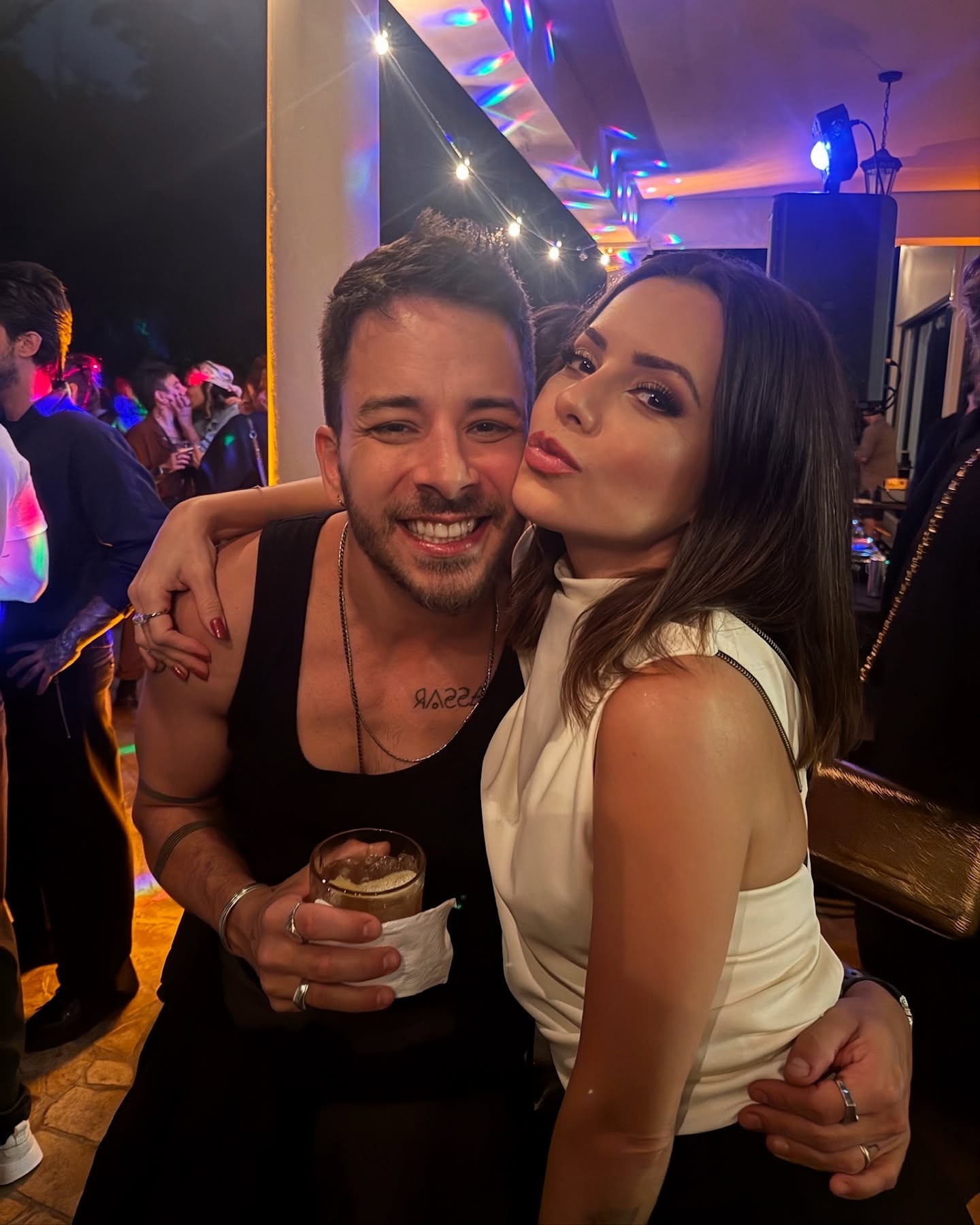 Junior Lima compartilha comemoração do aniversário de 41 anos: 'Sendo xóvem'