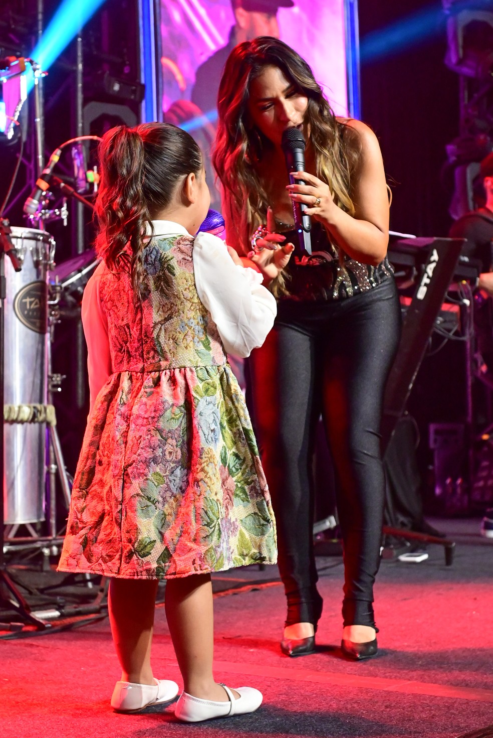 Zaya e Simone Mendes — Foto: Leo Franco/Agnews