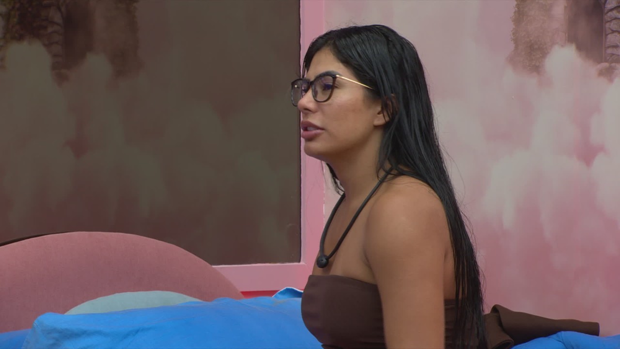 A pedido de Cowboy, Marciele questiona Gabriela sobre discussão e avisa: 'Sou ruim em mentir'