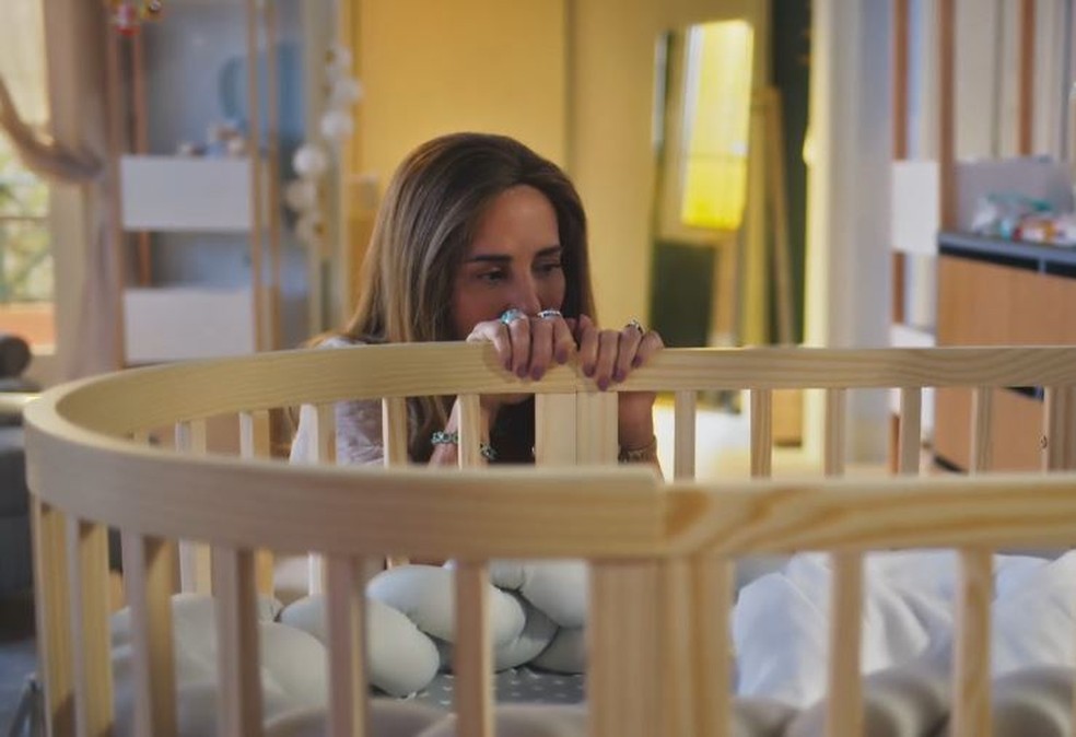 Terra e Paixão: Irene descobre segredo de Graça e joga ex-nora na rua — Foto: Globo