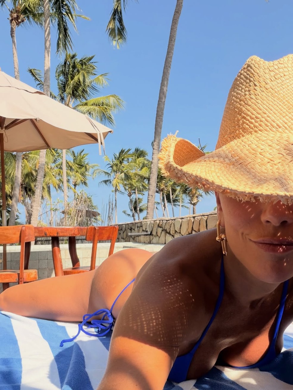 Deborah Secco abre álbum de fotos em Alagoas e mostra corpo sarado — Foto: Reprodução do Instagram