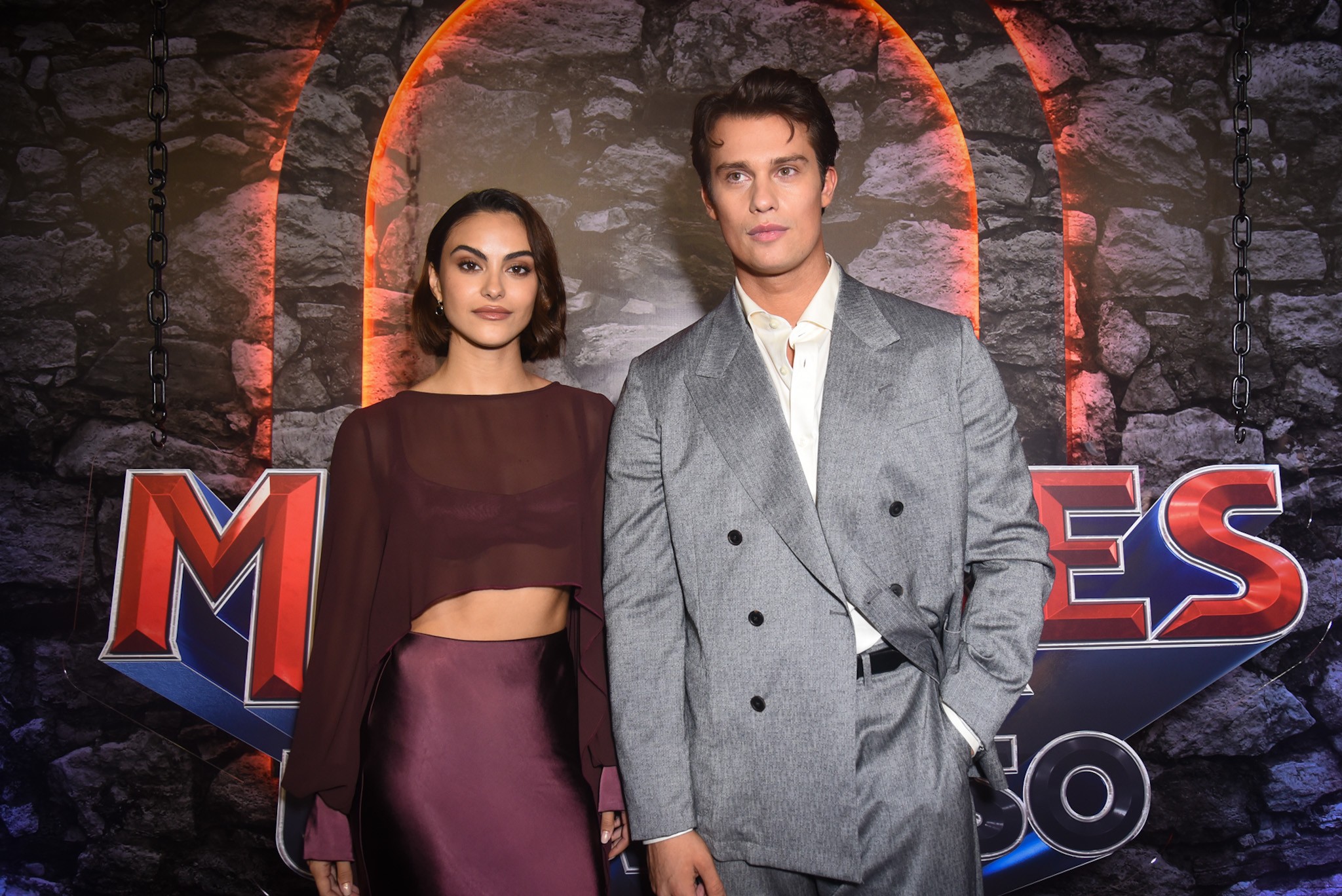 No Brasil, Camila Mendes fala sobre o corpo e o medo de criar músculos: 'A cultura americana é diferente'