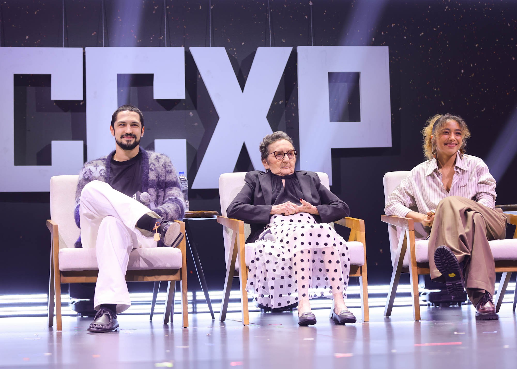 Elenco de 'O Agente Secreto' é ovacionado na CCXP25 após indicação ao Critics Choice Awards