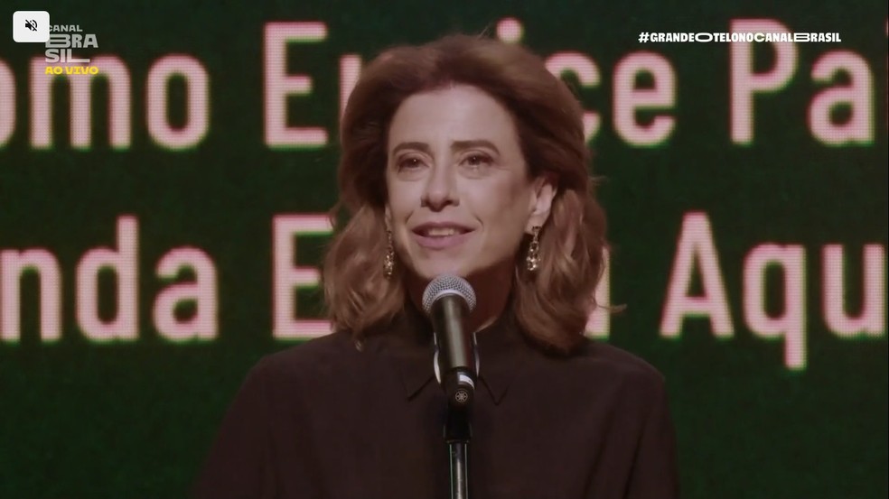 Fernanda Torres vence o Prêmio Grande Otelo 2025 por sua atuação em Ainda Estou Aqui — Foto: Canal Brasil